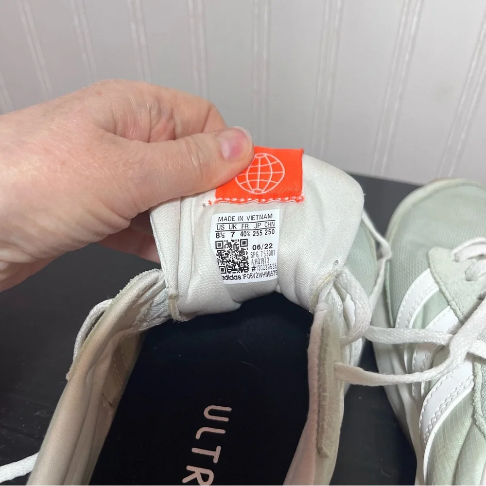 Adidas Retropy F2 Women's Shoes Halo Green White Gum Sole Sneakers size 8.5 - Picture 6 of 11